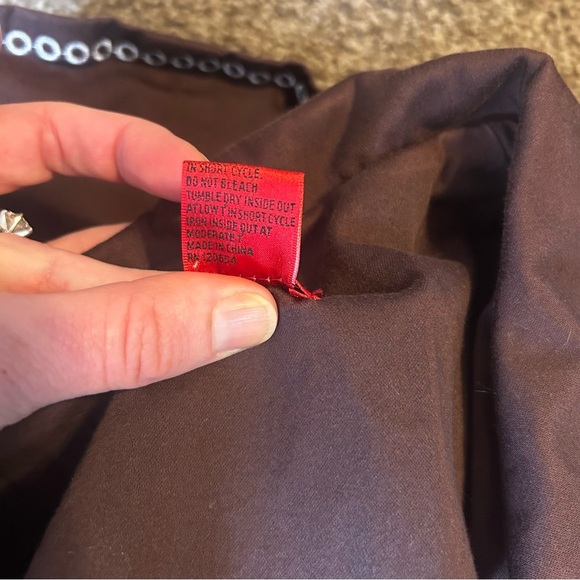 Elegant Brown Blazer with Embroidered Details - Picture 6 of 6